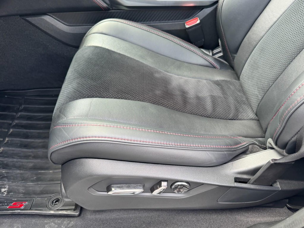 Acura MDX Vehicle Full-screen Gallery Image 16