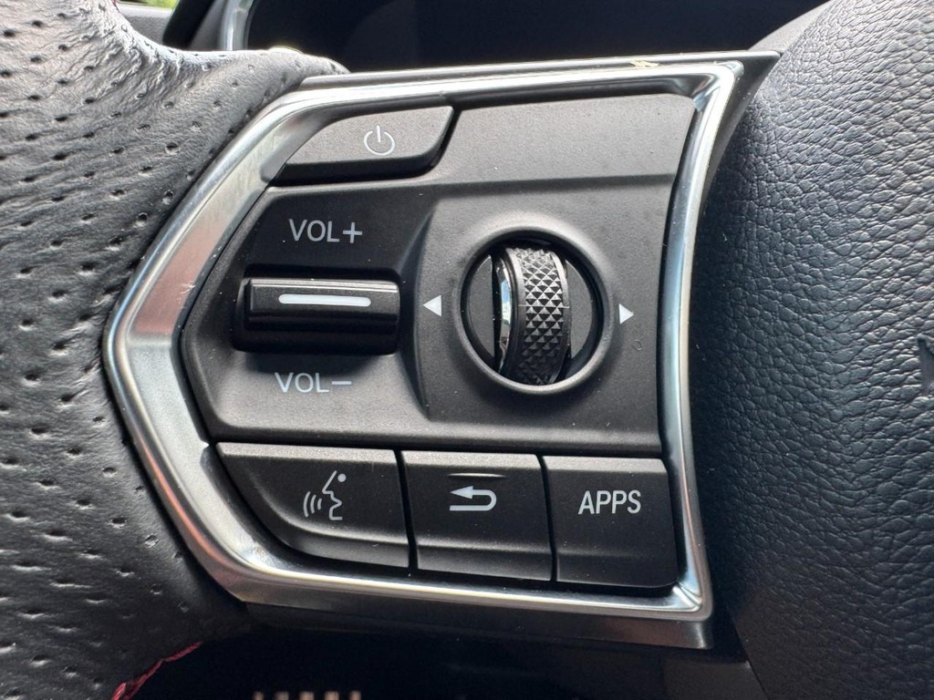 Acura MDX Vehicle Full-screen Gallery Image 18