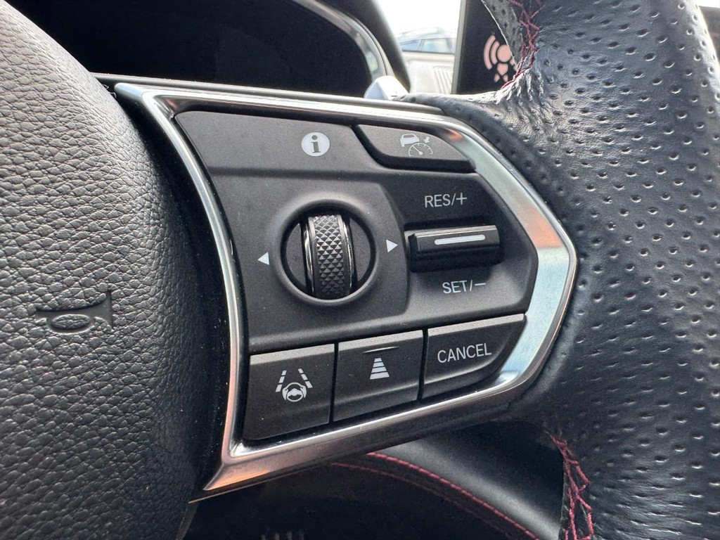 Acura MDX Vehicle Full-screen Gallery Image 19