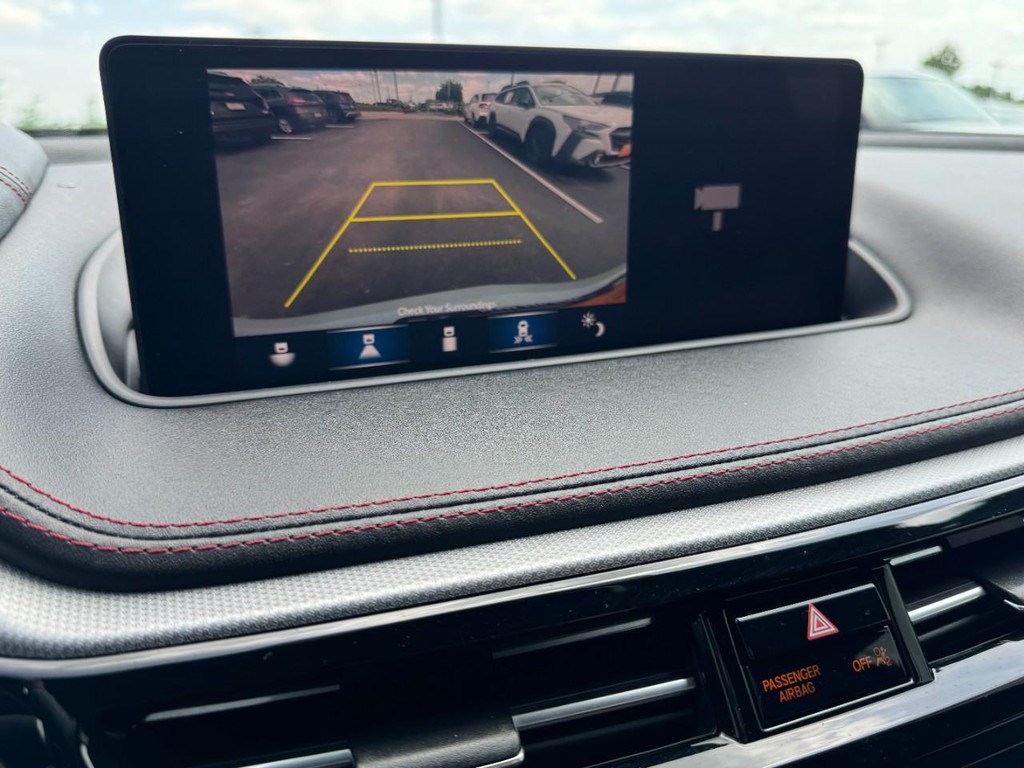 Acura MDX Vehicle Full-screen Gallery Image 23