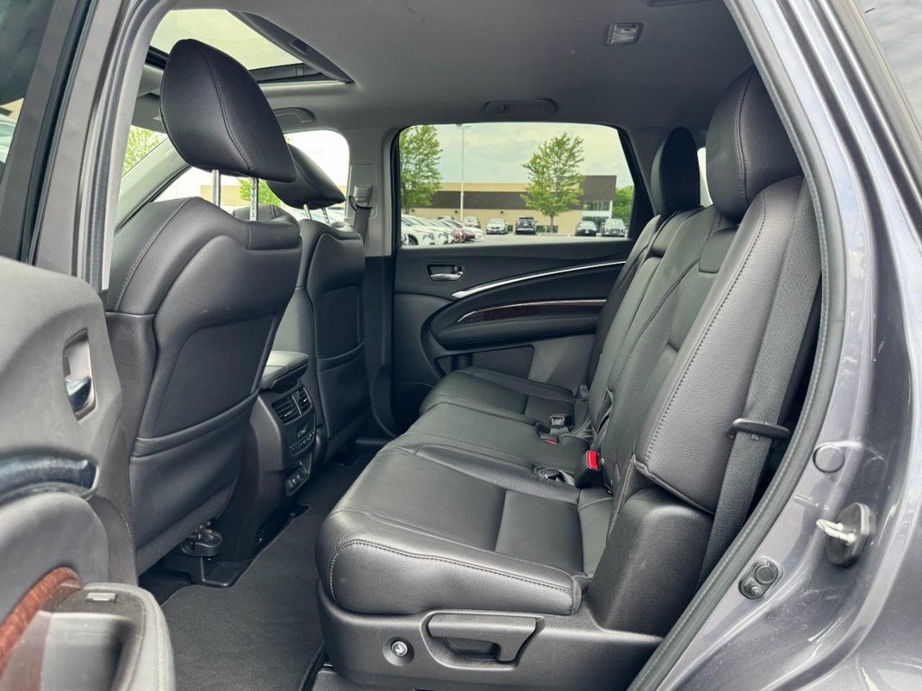 Acura MDX Vehicle Full-screen Gallery Image 10