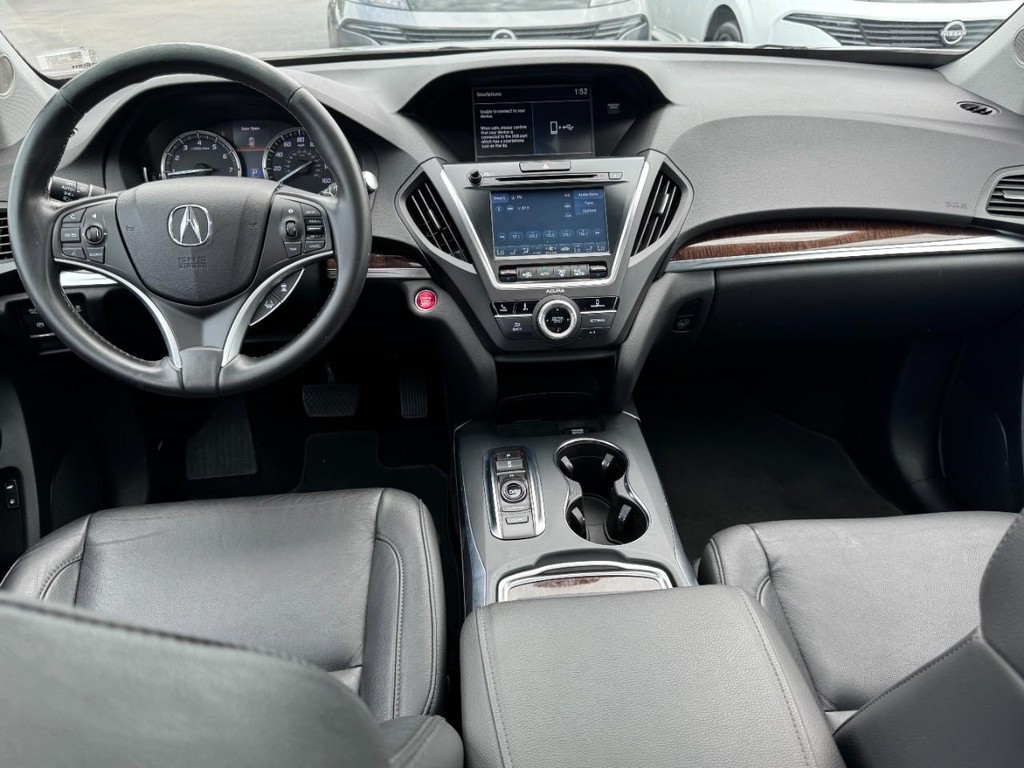 Acura MDX Vehicle Full-screen Gallery Image 13