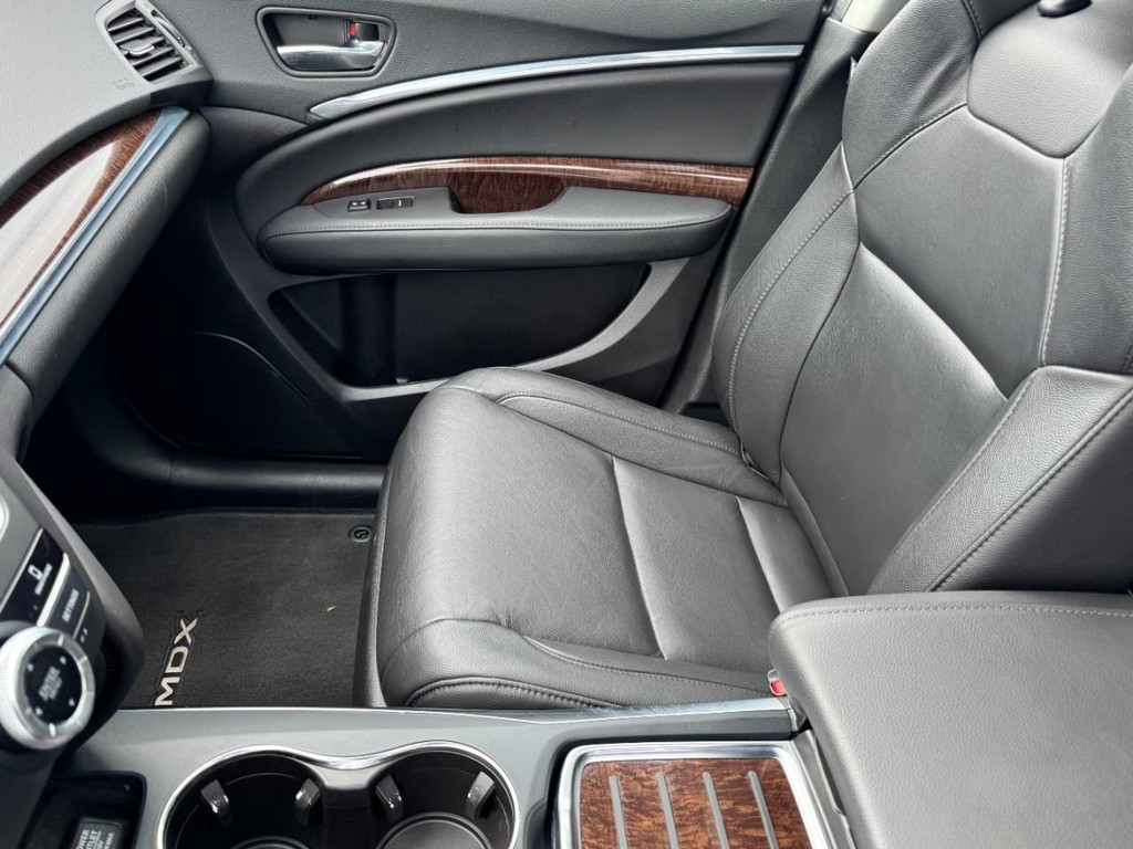 Acura MDX Vehicle Full-screen Gallery Image 15