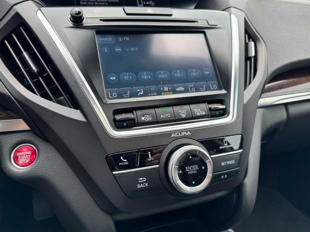 Acura MDX Vehicle Full-screen Gallery Image 20