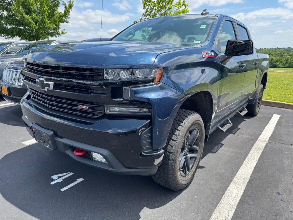 Chevrolet Silverado 1500 Vehicle Full-screen Gallery Image 03