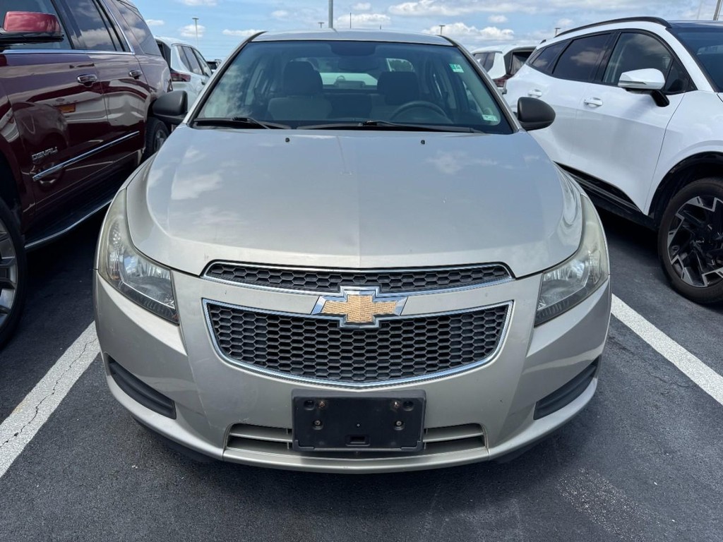 Chevrolet Cruze Vehicle Full-screen Gallery Image 02