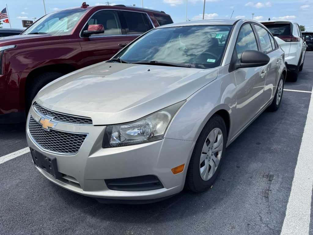 Chevrolet Cruze Vehicle Full-screen Gallery Image 03