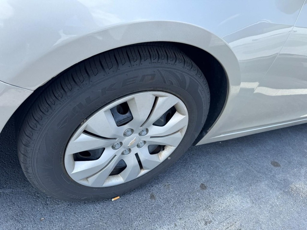 Chevrolet Cruze Vehicle Full-screen Gallery Image 04