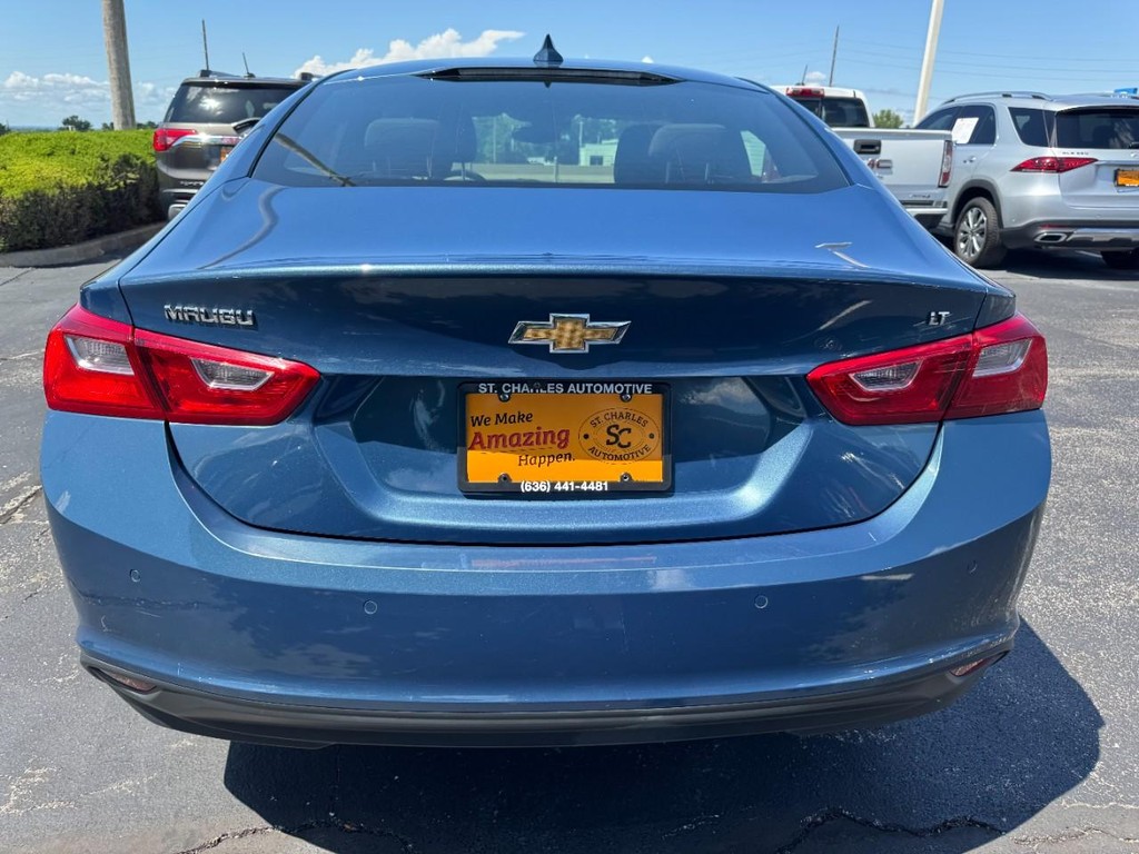 Chevrolet Malibu Vehicle Full-screen Gallery Image 04