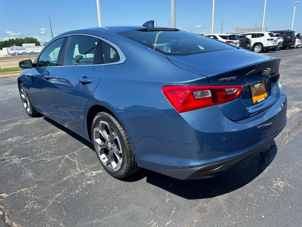 Chevrolet Malibu Vehicle Full-screen Gallery Image 05