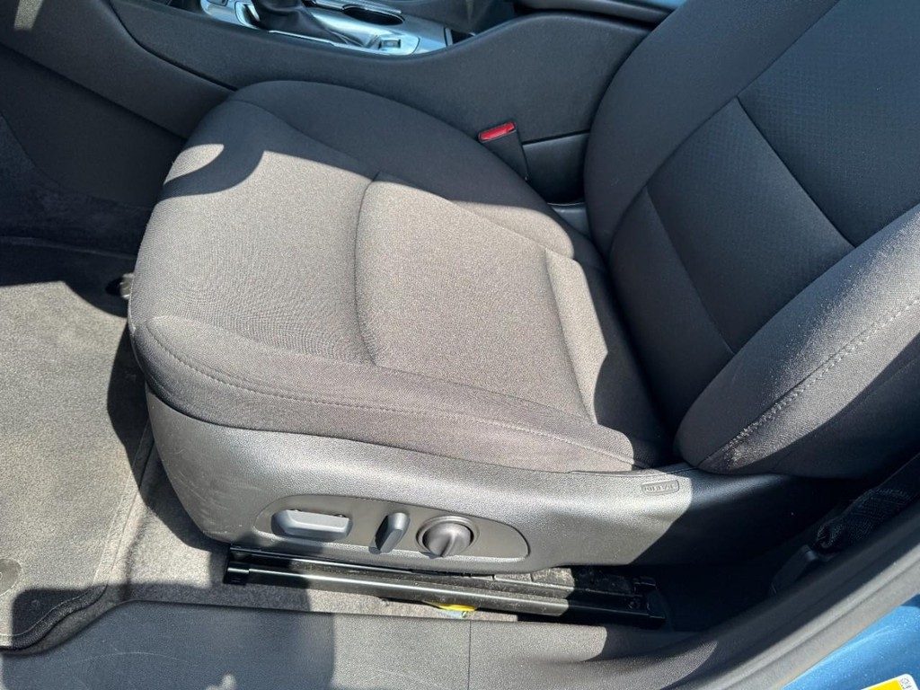 Chevrolet Malibu Vehicle Full-screen Gallery Image 14