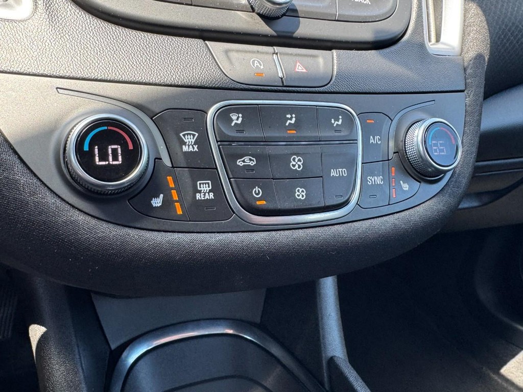 Chevrolet Malibu Vehicle Full-screen Gallery Image 18