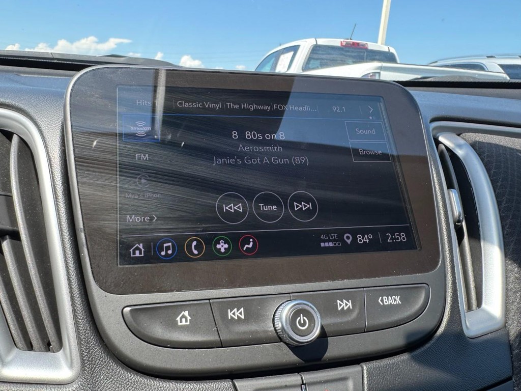 Chevrolet Malibu Vehicle Full-screen Gallery Image 19