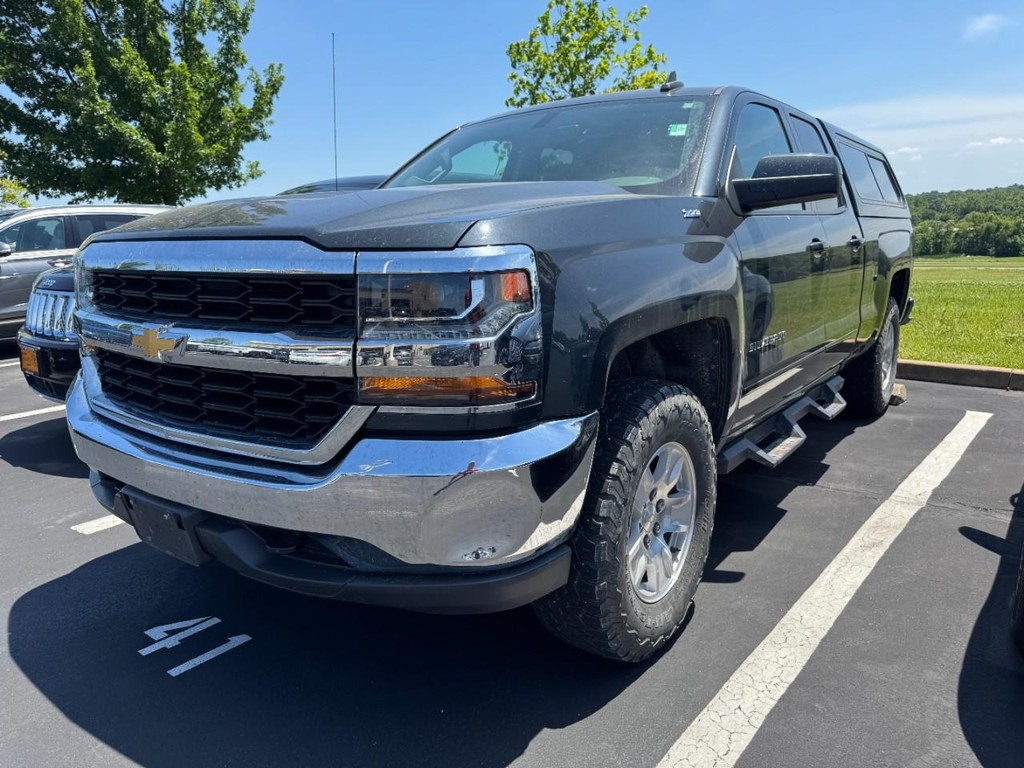 Chevrolet Silverado 1500 LD Vehicle Full-screen Gallery Image 03