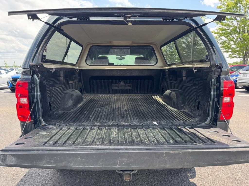 Chevrolet Silverado 1500 LD Vehicle Full-screen Gallery Image 06