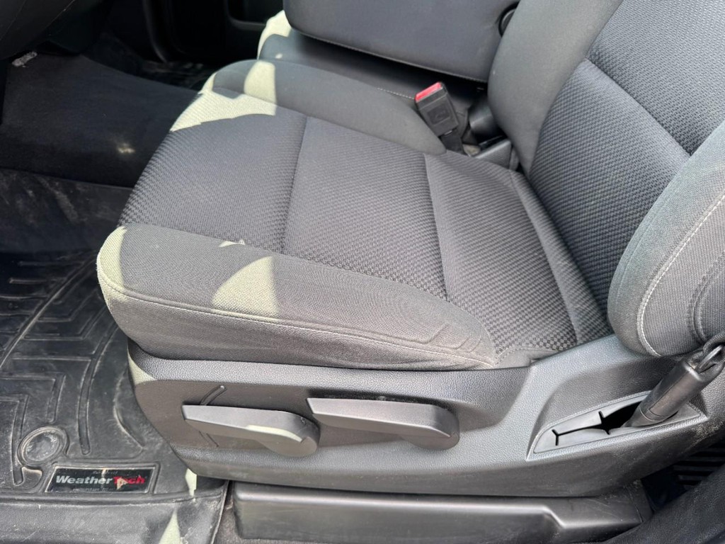 Chevrolet Silverado 1500 LD Vehicle Full-screen Gallery Image 14