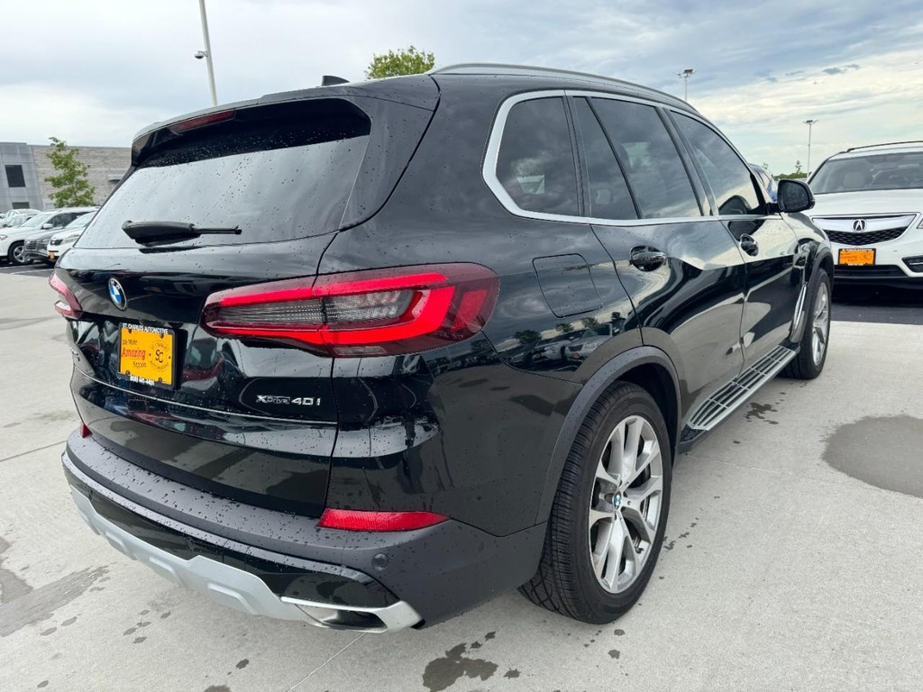 BMW X5 Vehicle Full-screen Gallery Image 03