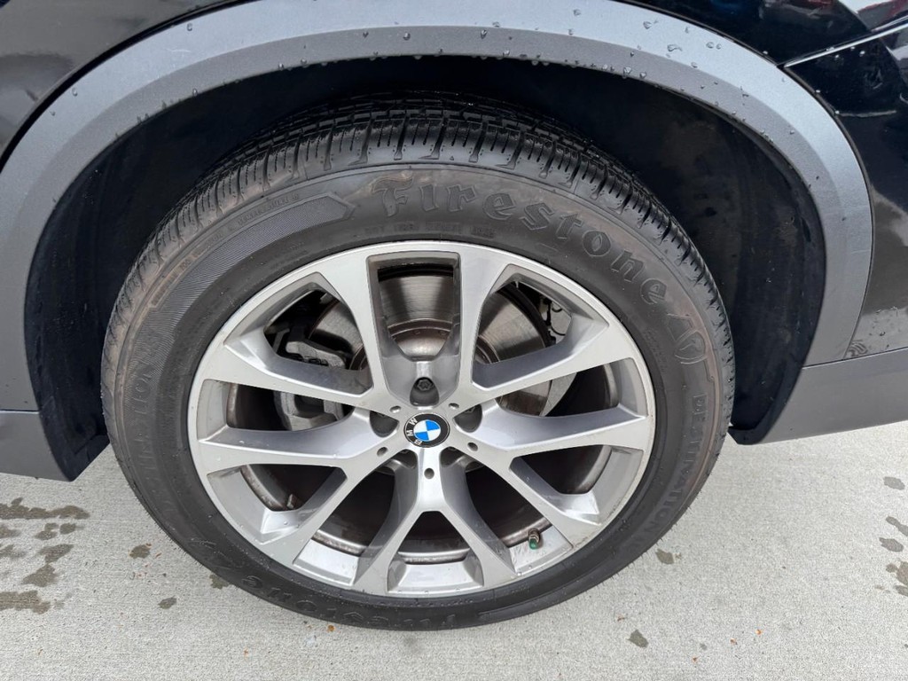 BMW X5 Vehicle Full-screen Gallery Image 07