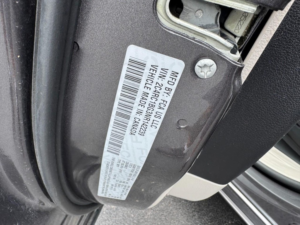 Chrysler Pacifica Vehicle Full-screen Gallery Image 20