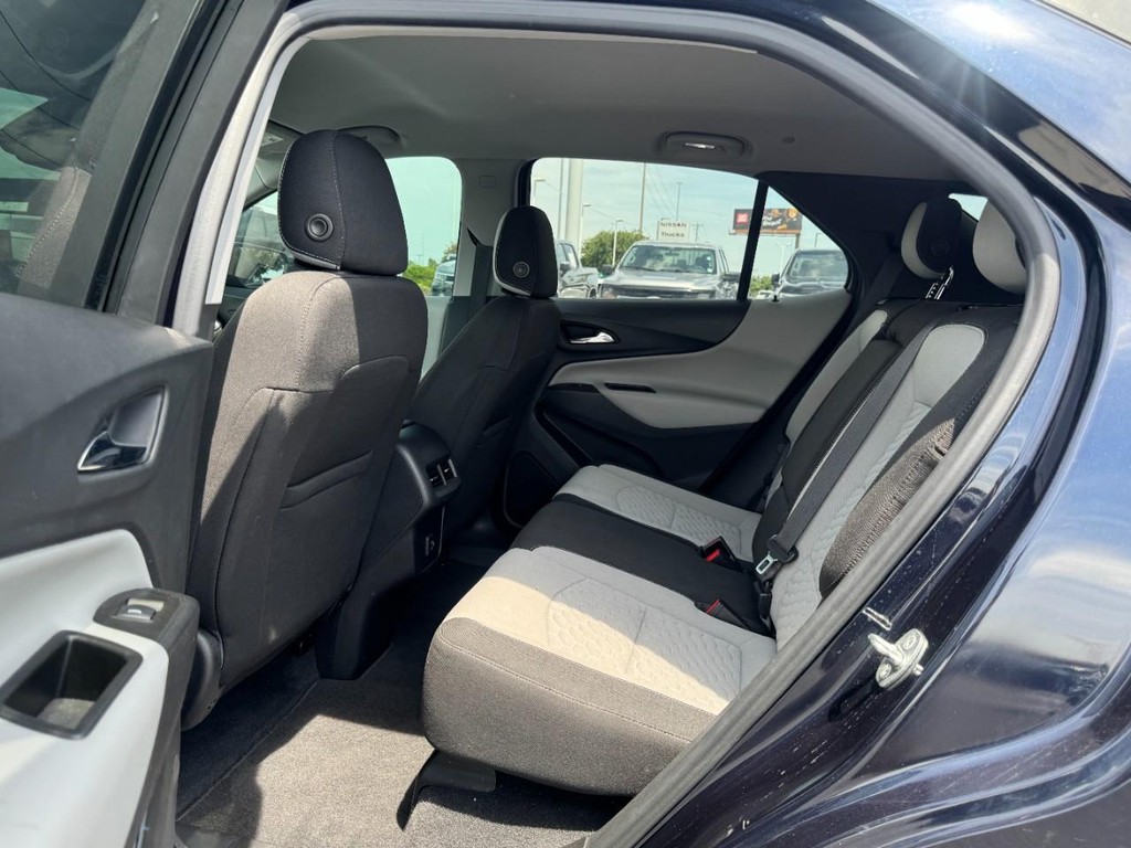Chevrolet Equinox Vehicle Full-screen Gallery Image 10