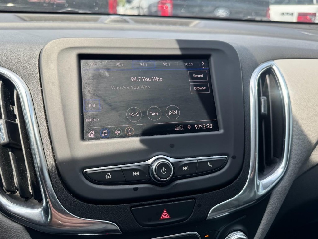 Chevrolet Equinox Vehicle Full-screen Gallery Image 19