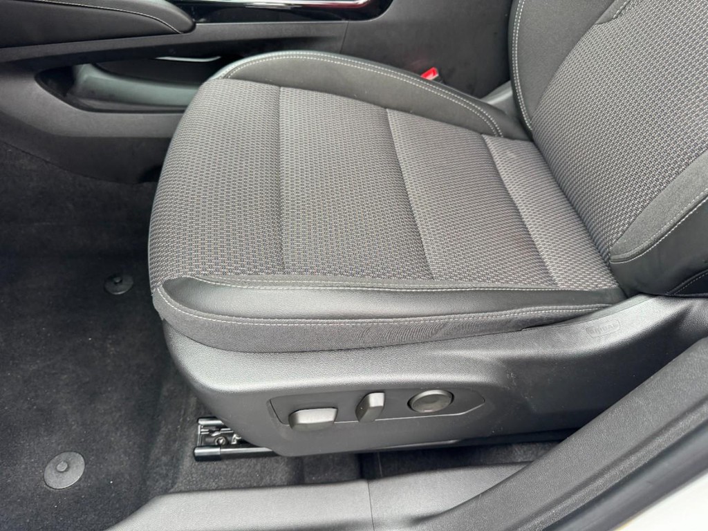 Buick Envision Vehicle Full-screen Gallery Image 14