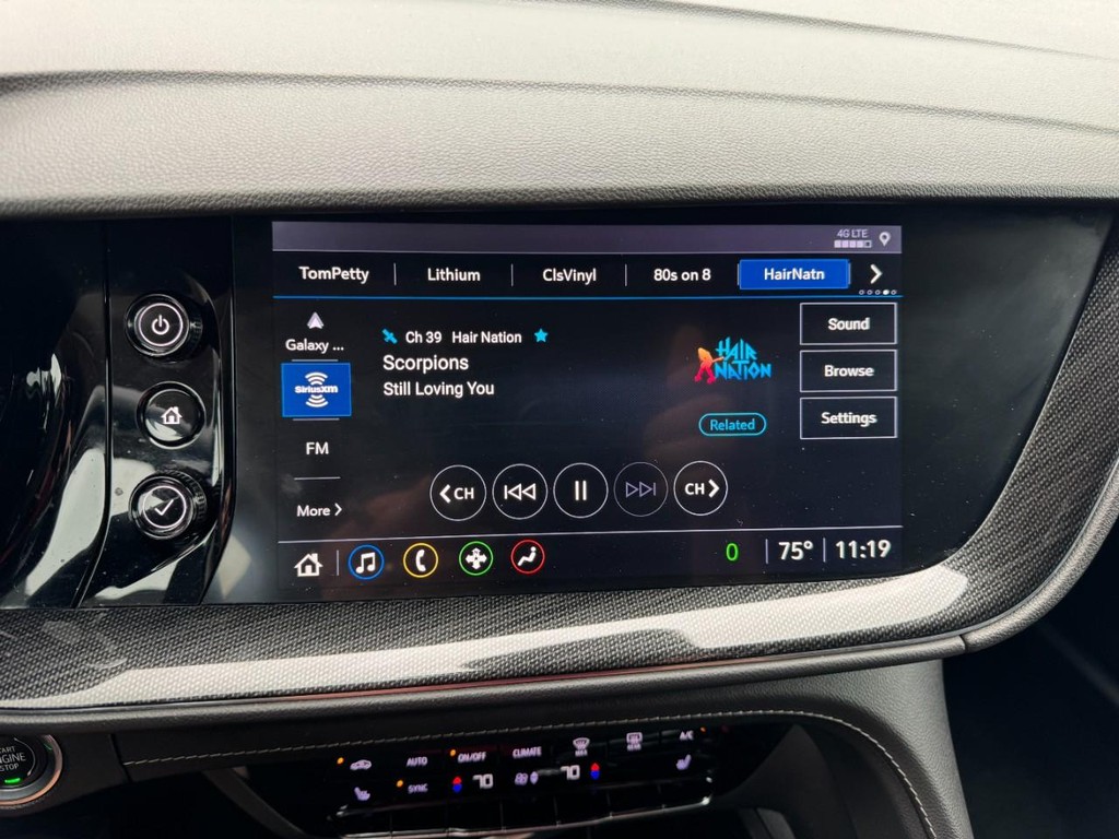 Buick Envision Vehicle Full-screen Gallery Image 19