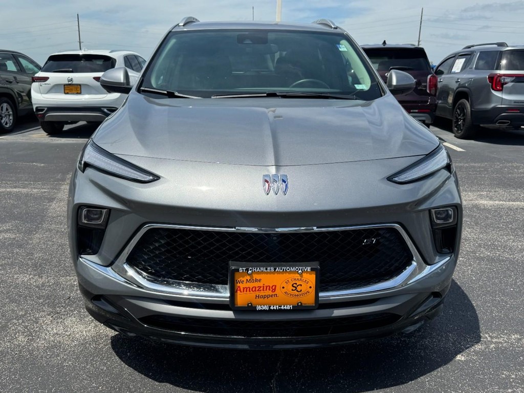Buick Encore GX Vehicle Full-screen Gallery Image 09
