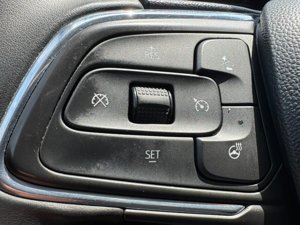 Buick Encore GX Vehicle Full-screen Gallery Image 16