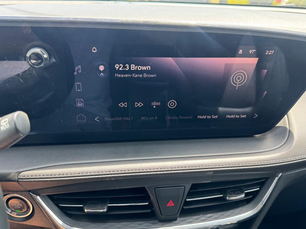 Buick Encore GX Vehicle Full-screen Gallery Image 19