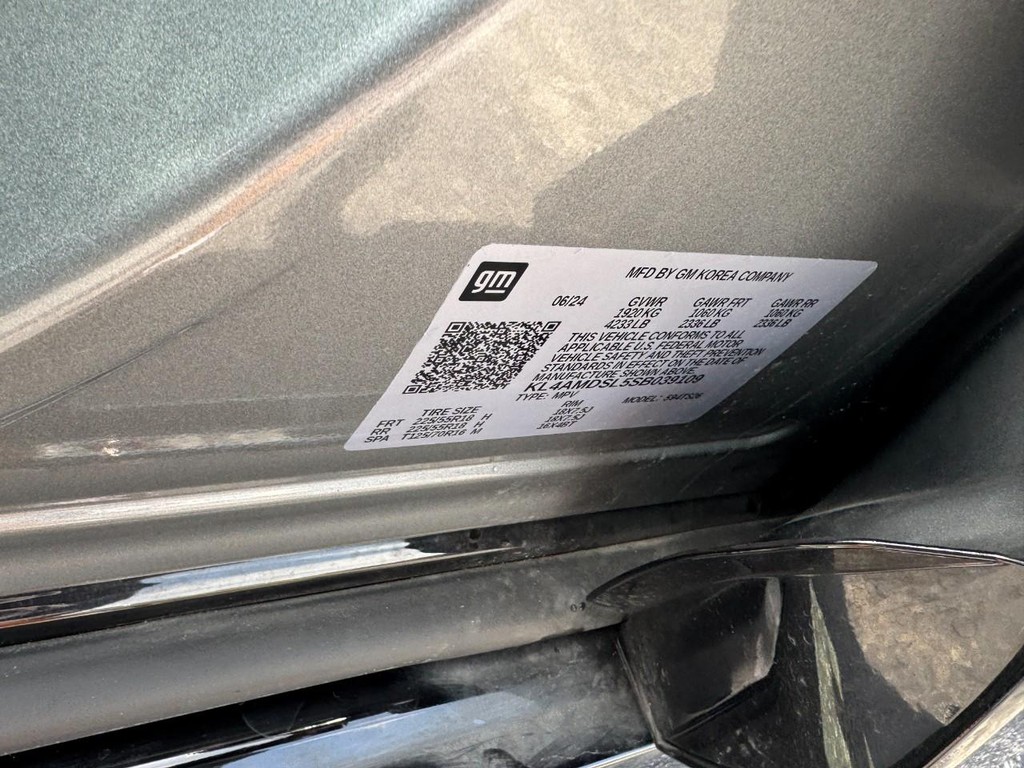 Buick Encore GX Vehicle Full-screen Gallery Image 23