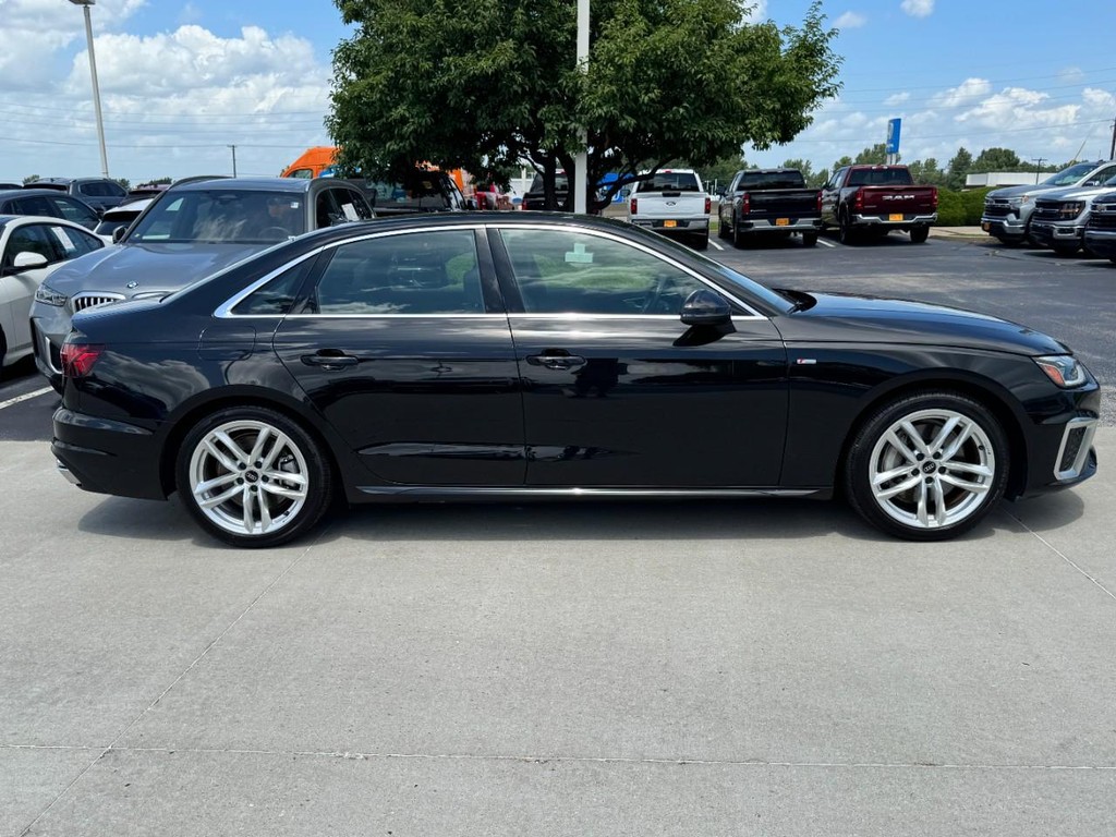 Audi A4 Sedan Vehicle Full-screen Gallery Image 02