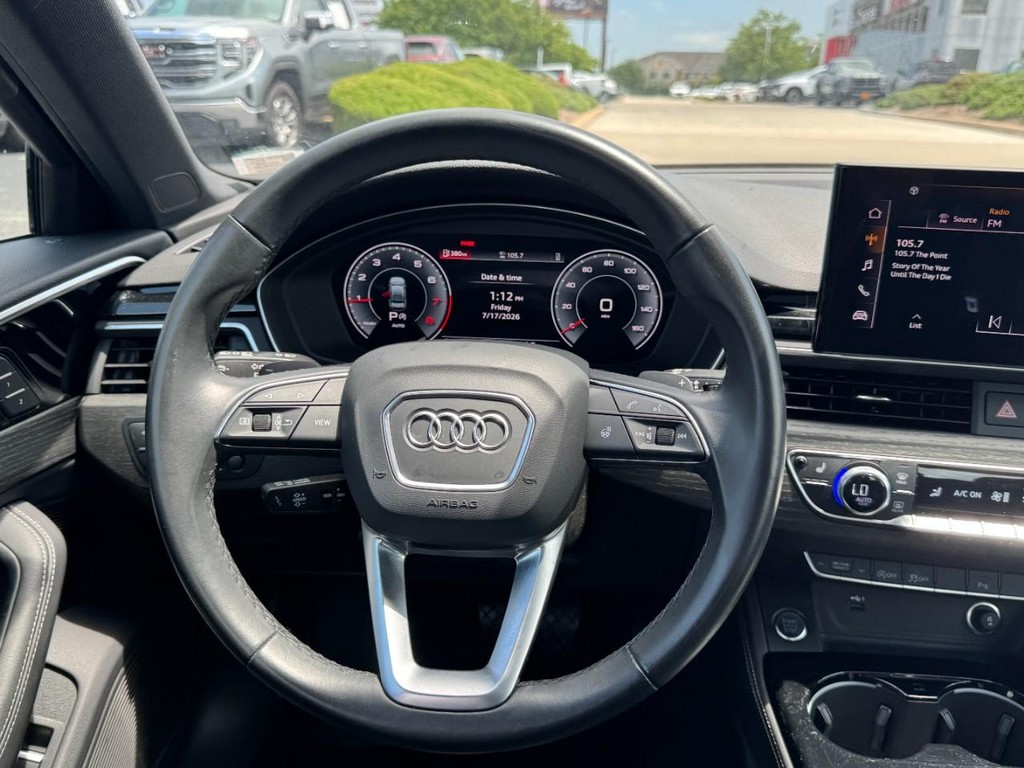 Audi A4 Sedan Vehicle Full-screen Gallery Image 13