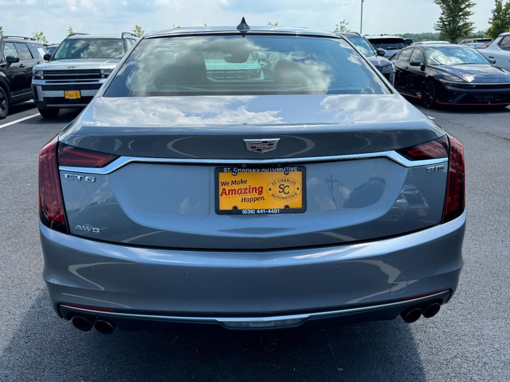 Cadillac CT6 Sedan Vehicle Full-screen Gallery Image 04