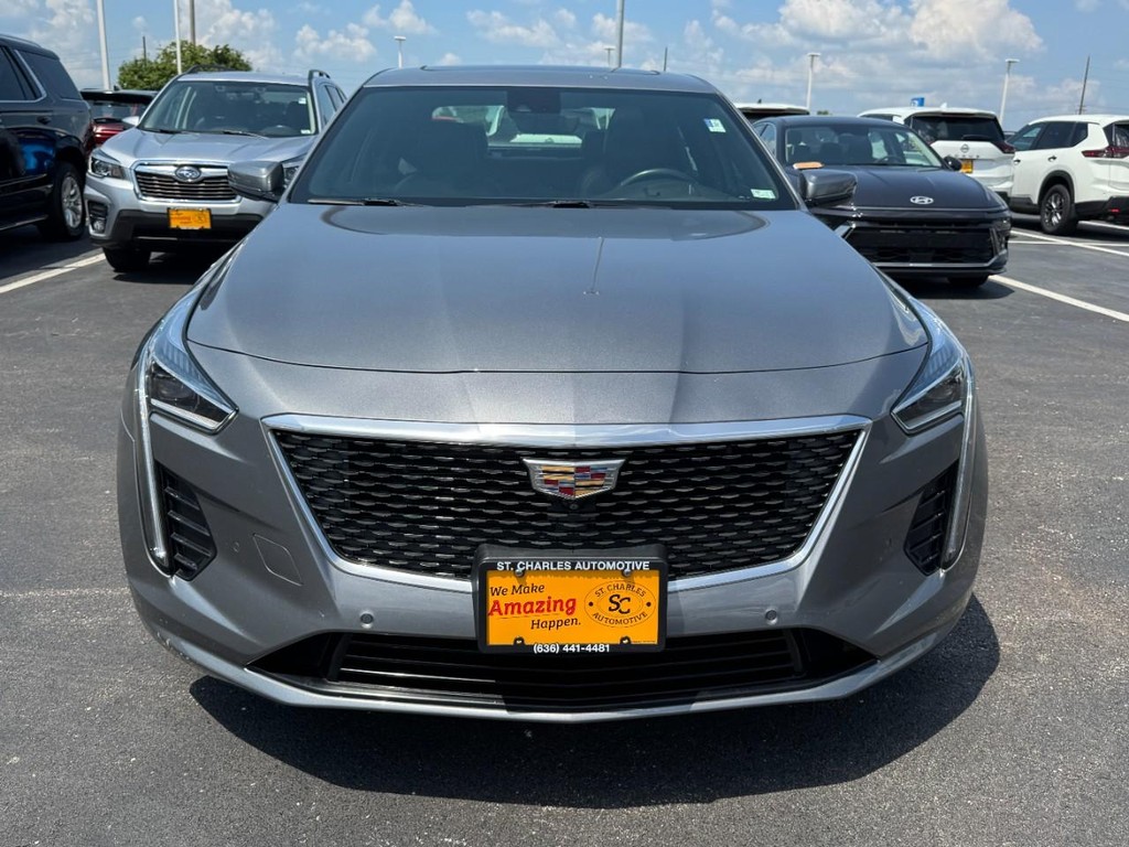 Cadillac CT6 Sedan Vehicle Full-screen Gallery Image 09