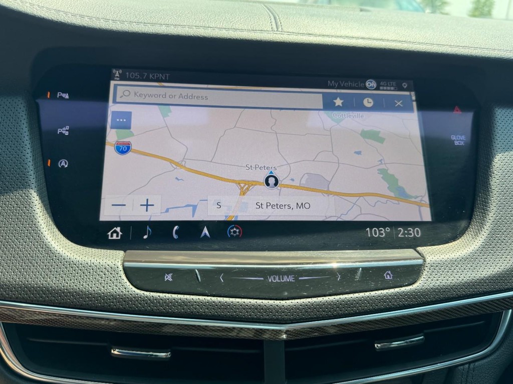 Cadillac CT6 Sedan Vehicle Full-screen Gallery Image 21