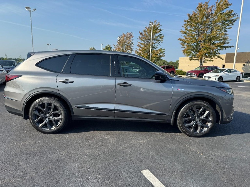 Acura MDX Vehicle Full-screen Gallery Image 02