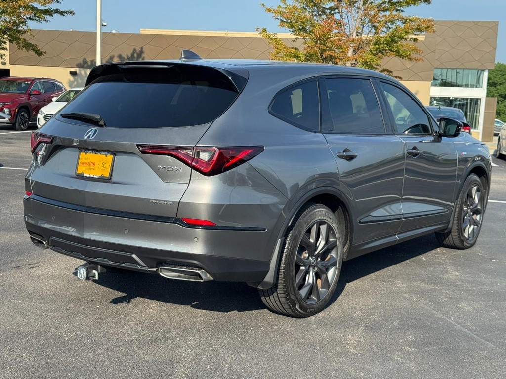 Acura MDX Vehicle Full-screen Gallery Image 03
