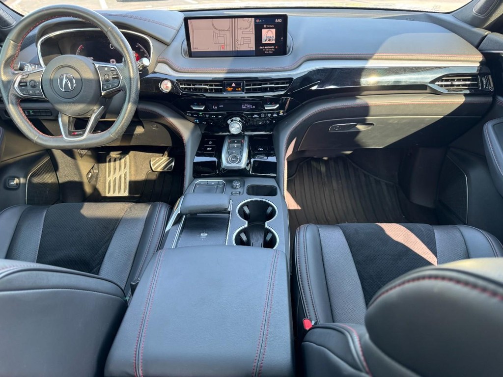 Acura MDX Vehicle Full-screen Gallery Image 12