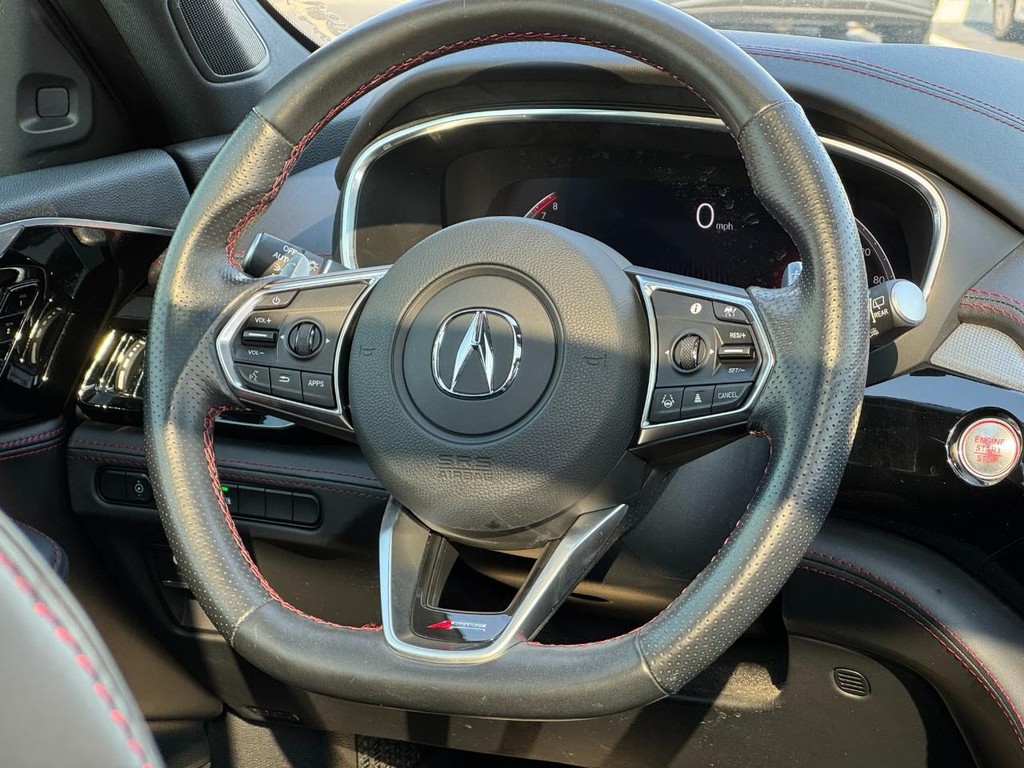 Acura MDX Vehicle Full-screen Gallery Image 13