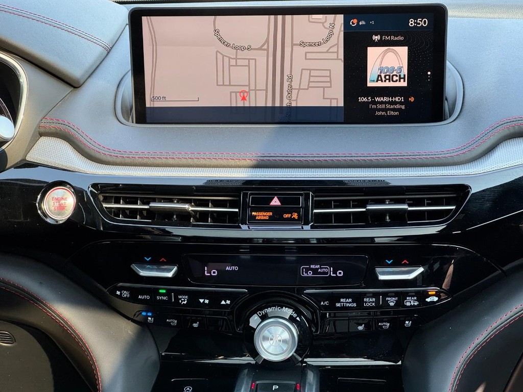 Acura MDX Vehicle Full-screen Gallery Image 14