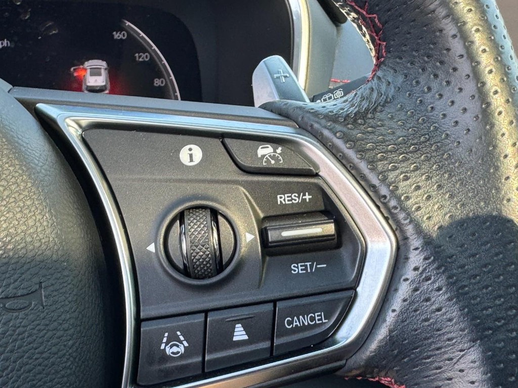 Acura MDX Vehicle Full-screen Gallery Image 20