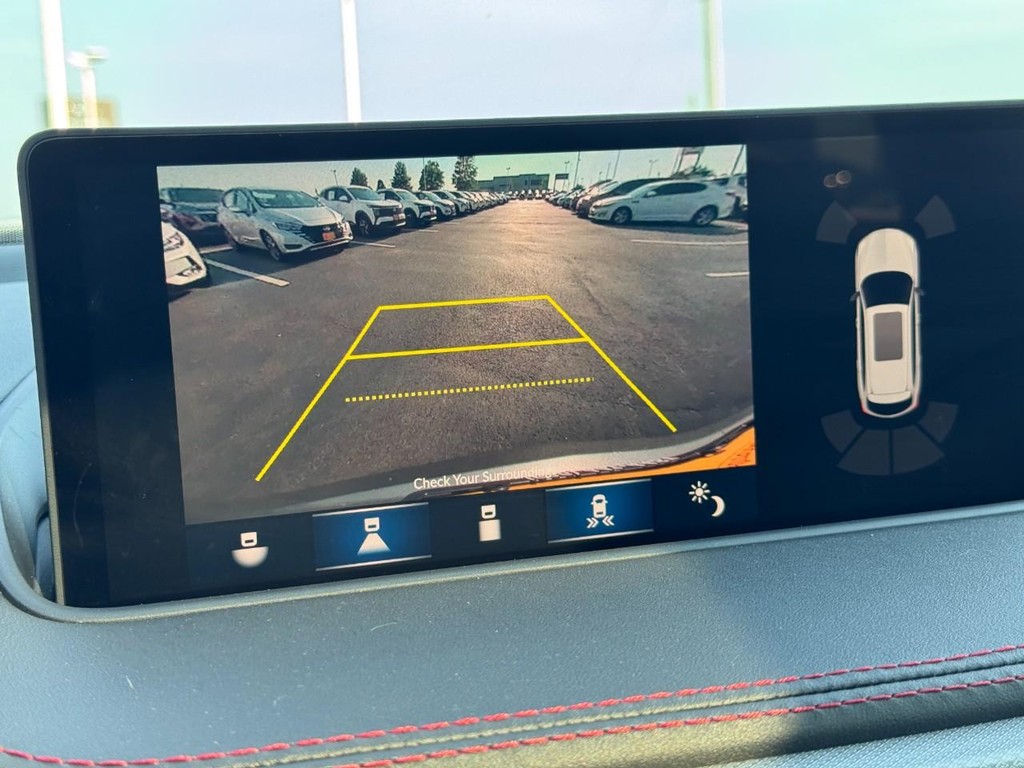 Acura MDX Vehicle Full-screen Gallery Image 23