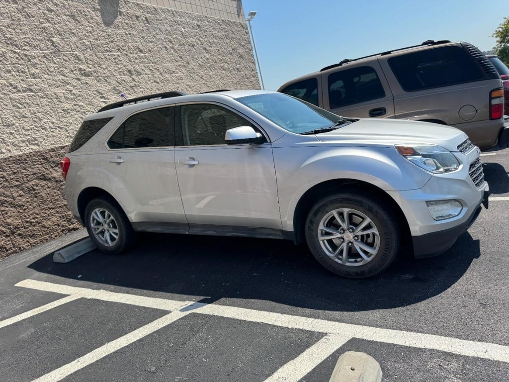Chevrolet Equinox Vehicle Full-screen Gallery Image 02