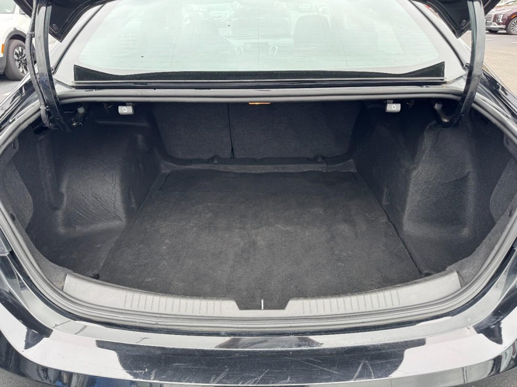 Chevrolet Malibu Vehicle Full-screen Gallery Image 06