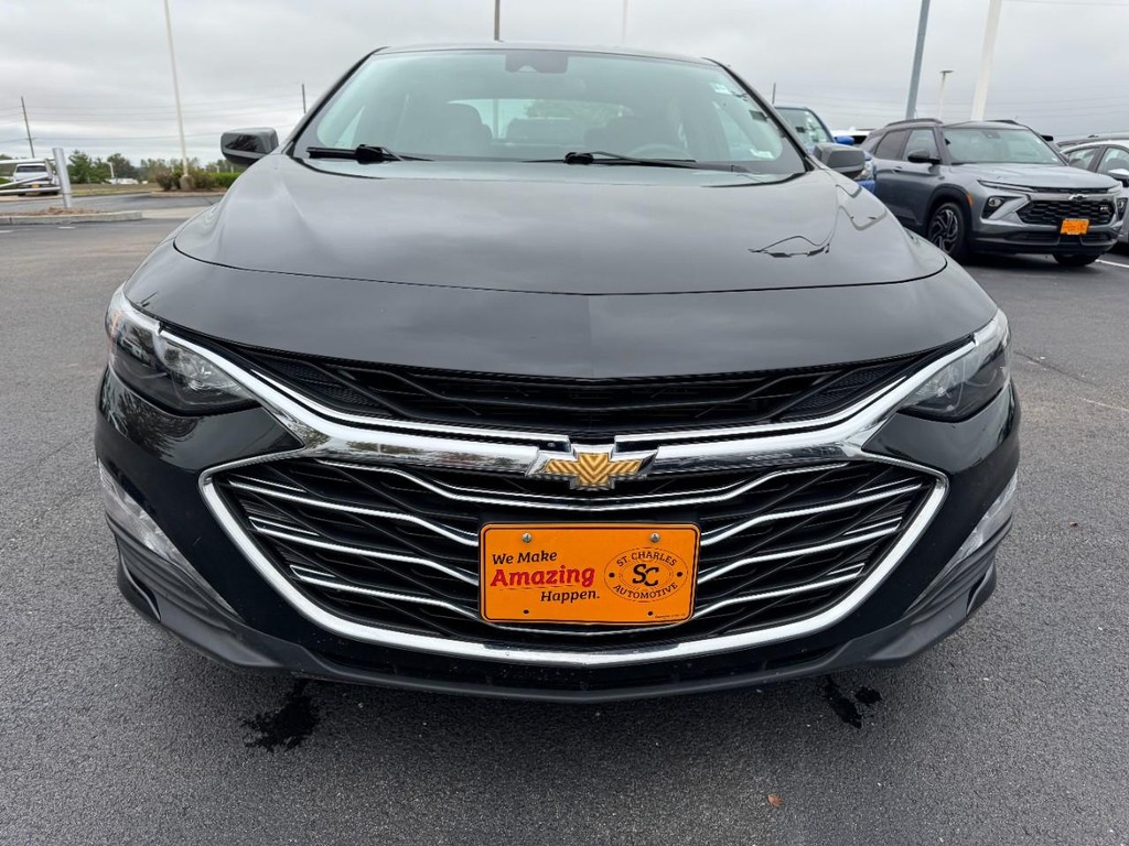 Chevrolet Malibu Vehicle Full-screen Gallery Image 09