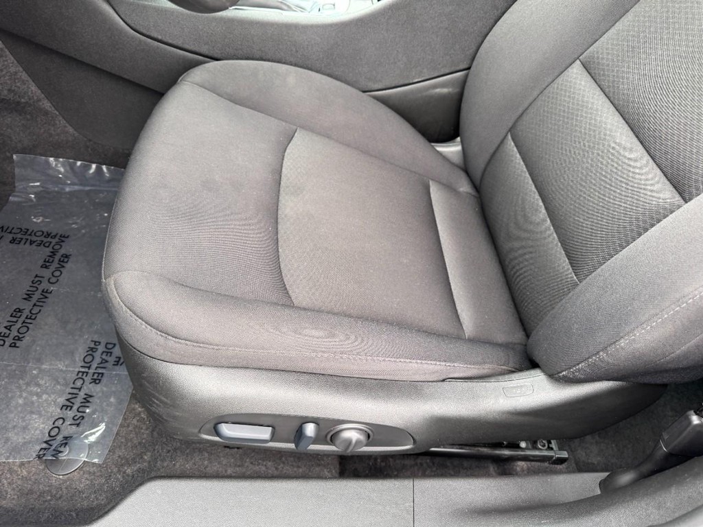 Chevrolet Malibu Vehicle Full-screen Gallery Image 14