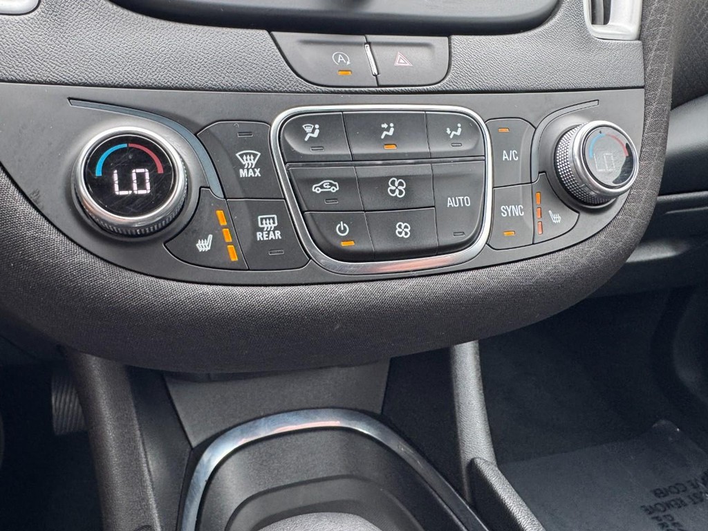 Chevrolet Malibu Vehicle Full-screen Gallery Image 18
