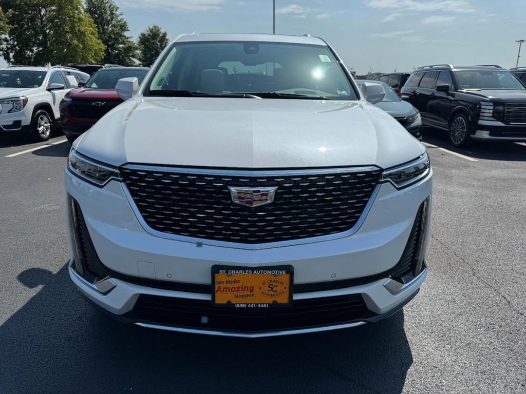 Cadillac XT6 Vehicle Full-screen Gallery Image 09