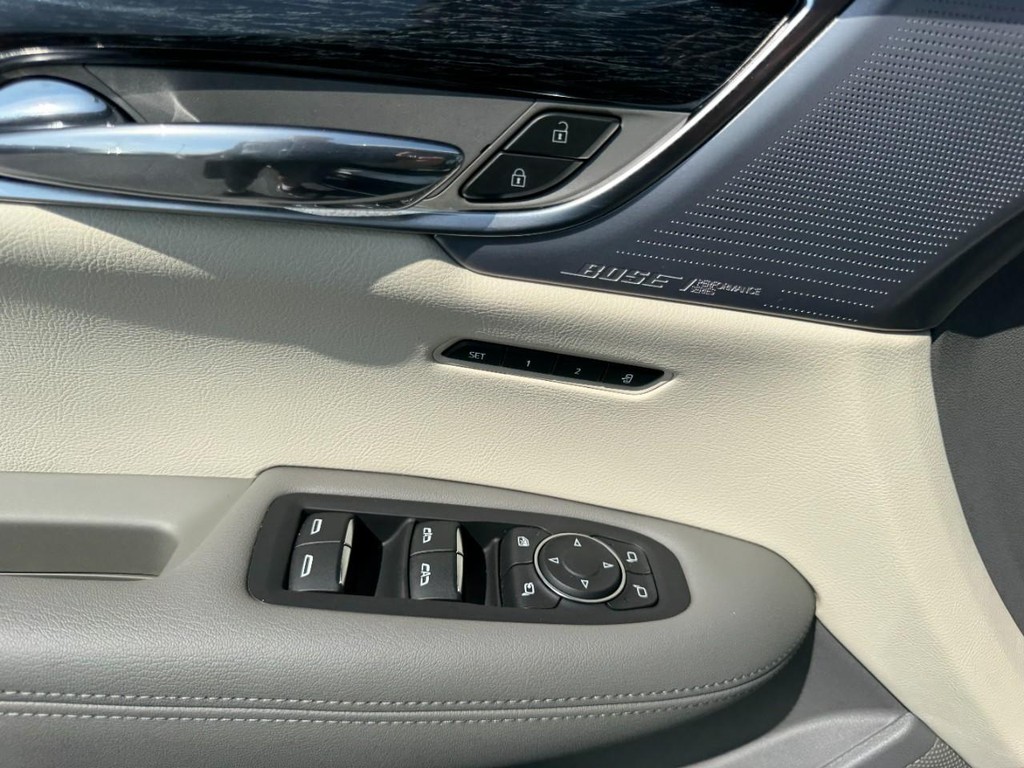Cadillac XT6 Vehicle Full-screen Gallery Image 17